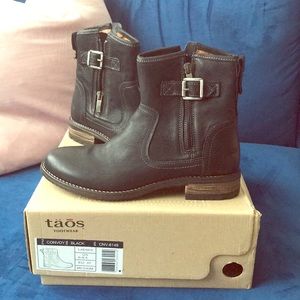 Black leather convoy boots. Brand New
